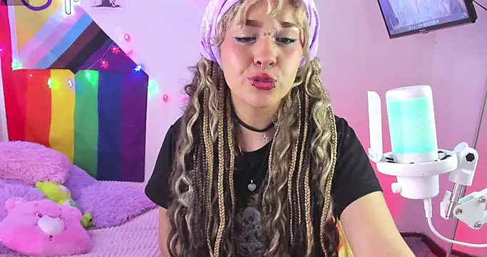 NekoWaifu online show from 12-01-25, 01:38