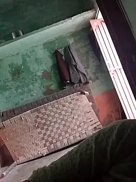 Snapshot of annu_000 chatting on 10-04-25, 05:05 annu 000 online show from 10-04-25, 05:05