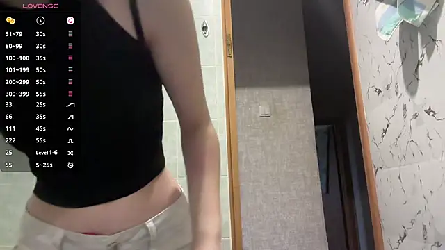 MargarettNewbie online show from 10-17-25, 04:04