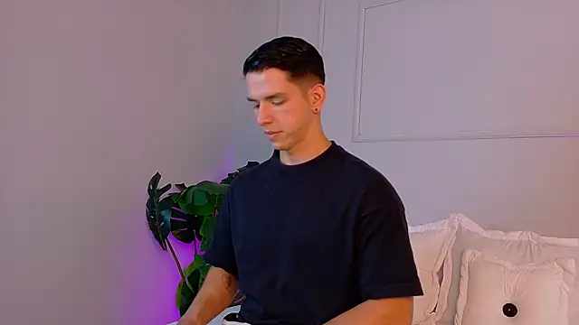 ZaneDawson online show from 12-18-25, 03:51