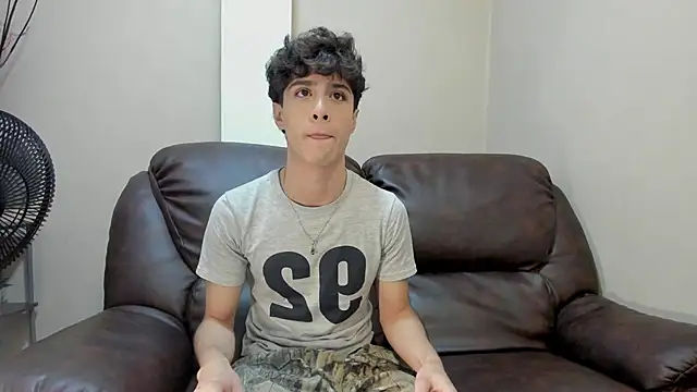 Snapshot of Xam_Collen chatting on 10-27-25, 03:38 Xam Collen online show from 10-27-25, 03:38