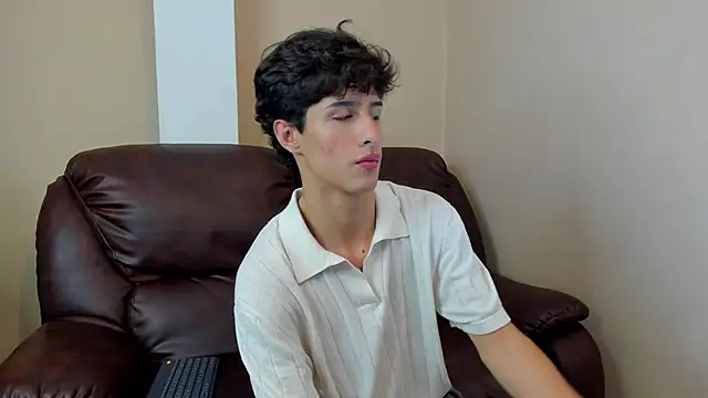 Xam Collen online show from 12-17-25, 02:34