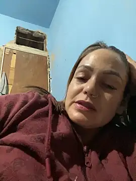 Snapshot of priscila_luv chatting on 09-28-25, 04:40 priscila luv online show from 09-28-25, 04:40