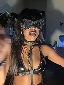 Snapshot of darksiren1 chatting on 09-24-25, 10:35 darksiren1 online show from 09-24-25, 10:35