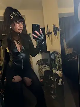 Snapshot of darksiren1 chatting on 09-25-25, 10:46 darksiren1 online show from 09-25-25, 10:46