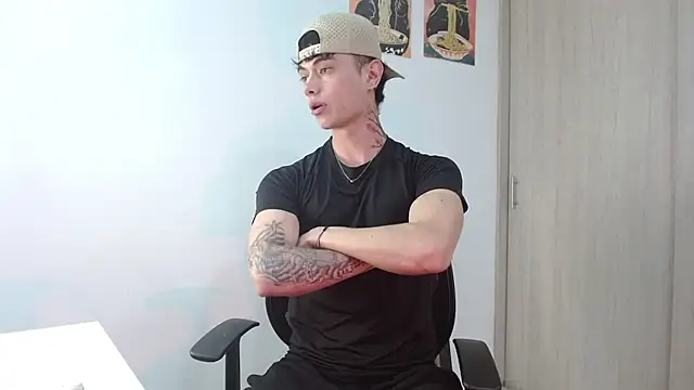 Snapshot of jaico_santos chatting on 06-18-26, 11:31 jaico santos online show from 06-18-26, 11:31