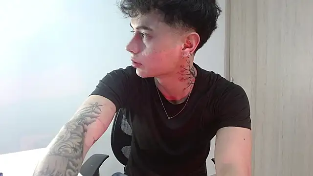 Snapshot of jaico_santos chatting on 06-24-26, 11:15 jaico santos online show from 06-24-26, 11:15