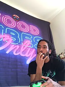 Mikaaa97 online show from 02-25-26, 11:42