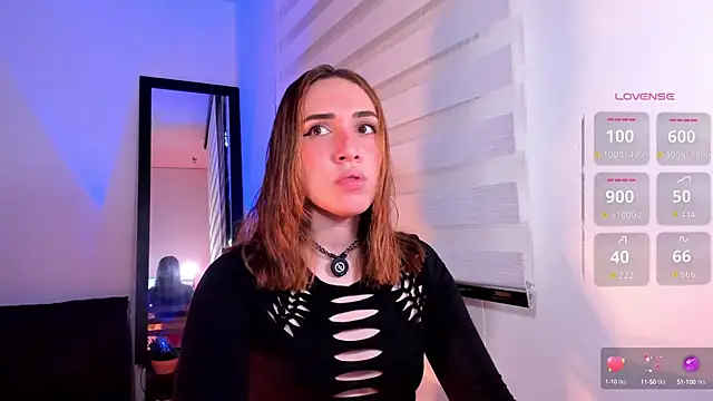 SarahCastillo  online show from 09-23-25, 12:30