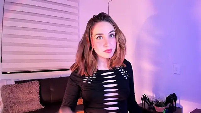 SarahCastillo  online show from 10-08-25, 03:04