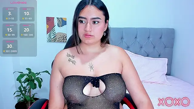 mia hajar333 online show from 12-19-25, 08:49