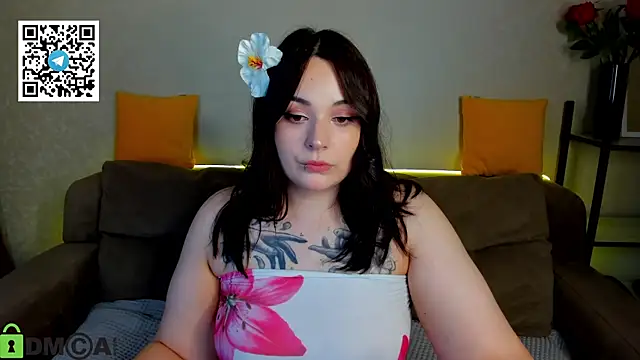 Mia R0ss online show from 10-21-25, 01:06