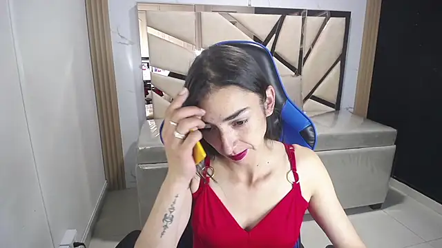 Maily a  online show from 11-06-25, 03:07