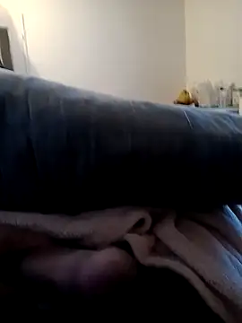 Snapshot of romero115 chatting on 10-31-25, 10:11 romero115 online show from 10-31-25, 10:11