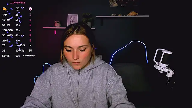 casey meow  online show from 10-16-25, 05:19