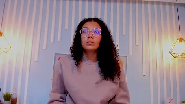 SweetStarr  online show from 10-10-25, 12:48