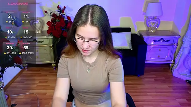 Snapshot of Lisa_Roses chatting on 09-30-25, 04:17 Lisa Roses online show from 09-30-25, 04:17