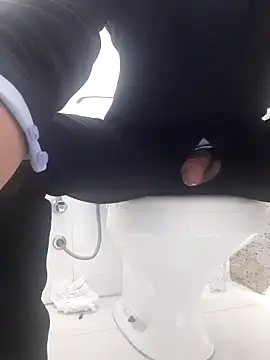 Snapshot of oi_novin2 chatting on 10-25-25, 12:56 oi novin2 online show from 10-25-25, 12:56