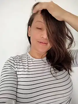 Snapshot of valery506 chatting on 02-04-26, 04:35 valery506 online show from 02-04-26, 04:35