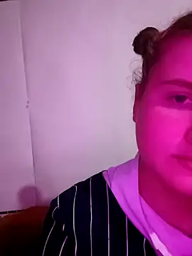 Snapshot of Lana_a chatting on 09-19-25, 07:03 Lana a online show from 09-19-25, 07:03