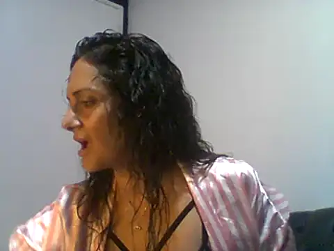 Snapshot of dulcefanny chatting on 04-20-26, 10:40 dulcefanny online show from 04-20-26, 10:40