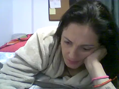 Snapshot of dulcefanny chatting on 05-12-26, 01:47 dulcefanny online show from 05-12-26, 01:47