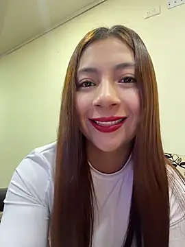 Snapshot of Karlee_Grey1 chatting on 06-17-26, 01:30 Karlee Grey1 online show from 06-17-26, 01:30