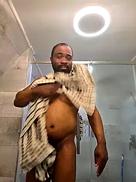 Snapshot of bigsize40 chatting on 10-24-25, 01:57 bigsize40 online show from 10-24-25, 01:57