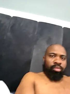 Snapshot of bigsize40 chatting on 10-31-25, 01:39 bigsize40 online show from 10-31-25, 01:39