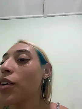 loirinhaaa online show from 04-27-26, 11:03