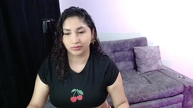 Snapshot of Gia_Dior chatting on 05-09-26, 12:27 Gia Dior online show from 05-09-26, 12:27