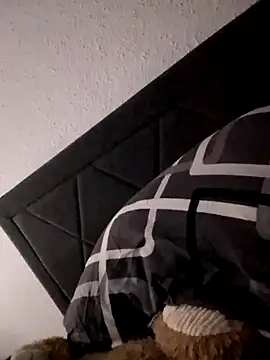 Snapshot of jujuistda1 chatting on 11-09-25, 06:23 jujuistda1 online show from 11-09-25, 06:23