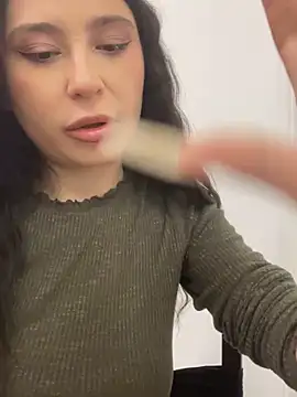 Valerie Ohara online show from 10-04-25, 04:54