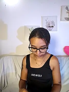 Suzanelee1 online show from 11-06-25, 02:23