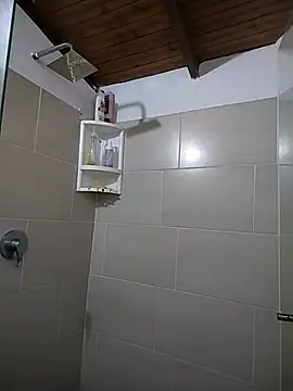 Suzanelee1 online show from 11-06-25, 04:19