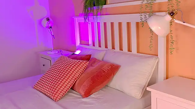 KeendraFox  online show from 04-05-26, 11:18