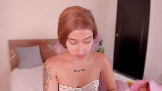 SofiaClarkson online show from 12-20-25, 01:07