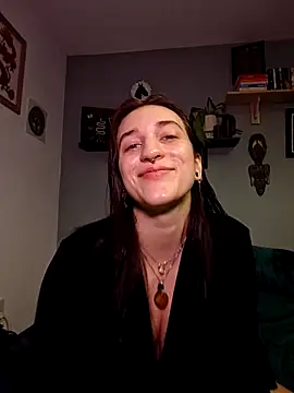 Snapshot of laradoom chatting on 09-20-25, 02:51 laradoom online show from 09-20-25, 02:51