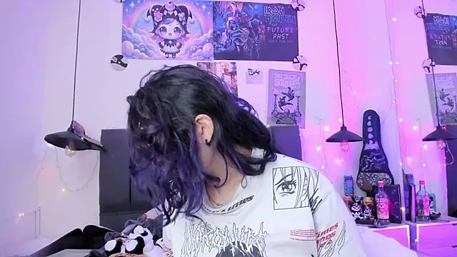 SabrinaV  online show from 04-17-26, 11:35