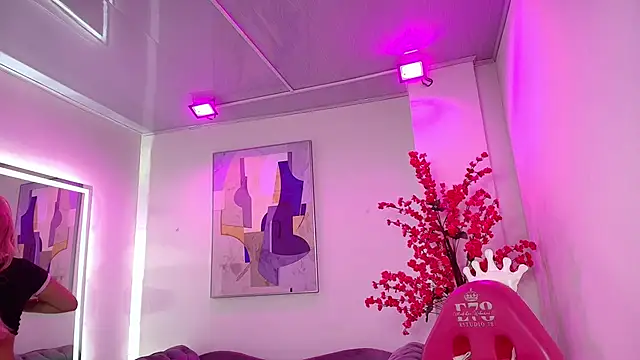 Kitty rouusse online show from 10-04-25, 07:34