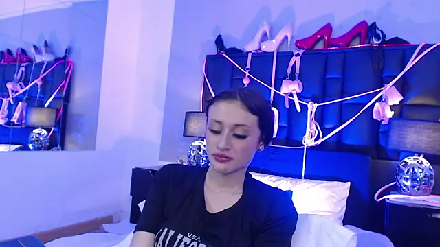 Emily Swiftt online show from 10-23-25, 07:29