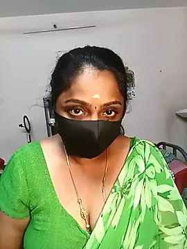Snapshot of queendivya chatting on 04-23-26, 02:41 queendivya online show from 04-23-26, 02:41