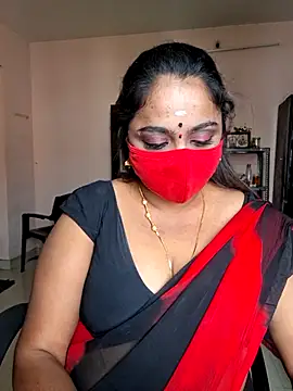 Snapshot of queendivya chatting on 06-26-26, 05:01 queendivya online show from 06-26-26, 05:01