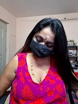 Snapshot of queendivya chatting on 06-27-26, 12:26 queendivya online show from 06-27-26, 12:26