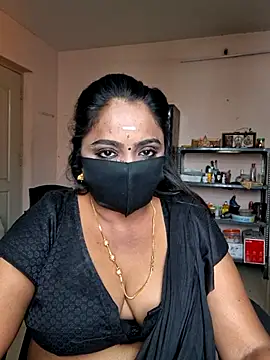 Snapshot of queendivya chatting on 07-07-26, 04:26 queendivya online show from 07-07-26, 04:26