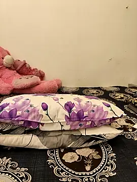 Snapshot of Sweets-jaanu chatting on 10-12-25, 12:26 Sweets-jaanu online show from 10-12-25, 12:26