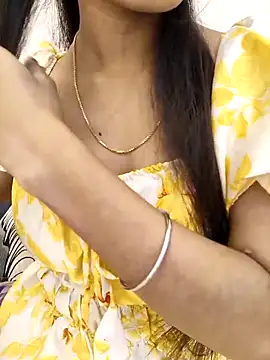 Snapshot of Sweets-jaanu chatting on 10-16-25, 06:03 Sweets-jaanu online show from 10-16-25, 06:03