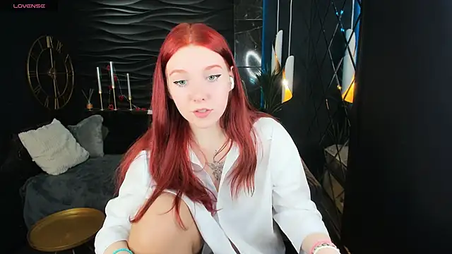 Snapshot of Layla_Glam chatting on 04-26-26, 01:20 Layla Glam online show from 04-26-26, 01:20