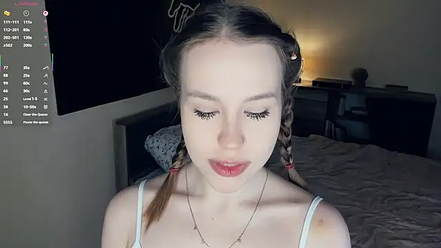 MaliaBourraine online show from 12-14-25, 07:03