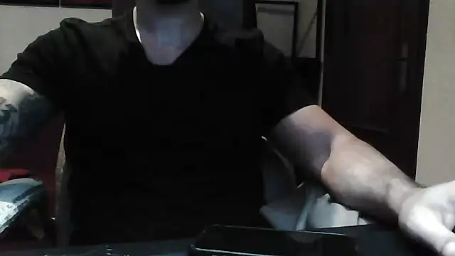 Snapshot of yourfantasy777 chatting on 04-25-26, 11:35 yourfantasy777 online show from 04-25-26, 11:35